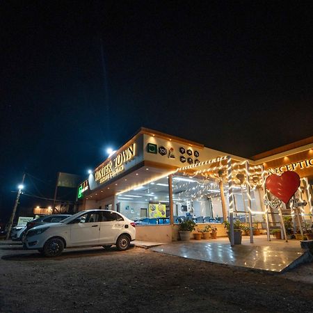 特雷布潮流冬镇酒店 马哈巴莱斯赫瓦尔 外观 照片